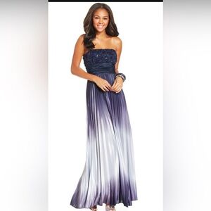 SPEECHLESS WOMENS GOWN, NAVY , PLEATED, size 5